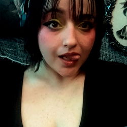 Ashleigh Jade in Music Studio