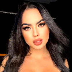 Michelle Giraldo: A Captivating Model and Influencer