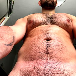 Rochy1995 - Muscular Man in Onlyfans Photo