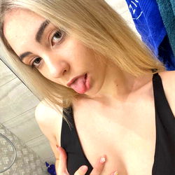 OnlyFans Model Asuna Lee in Bathrobe