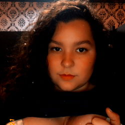 OnlyFans Model 'Artist' Showcasing Her Body