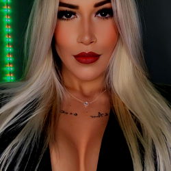 Stylish OnlyFans Model Amanda from Campinas