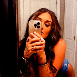 Ash on OnlyFans: A Model for the Modern Era