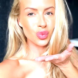 BROOKE LEA - LET’S VIDEO CHAT 📱 photo