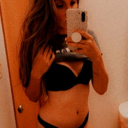 Anastasias89 Sharing Her Fitness Routine