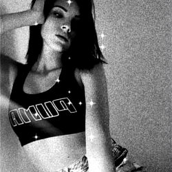 HotDeea - Model Photo