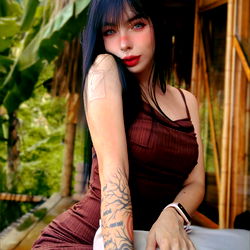 Isa Saenz, Colombian Model, with Tattoos on Instagram