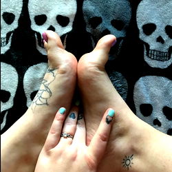 OnlyFans Model Nicole Skyes' Feet Tattooed with Bones