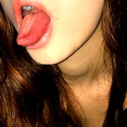 Alice's Lingering Lipstick Moment