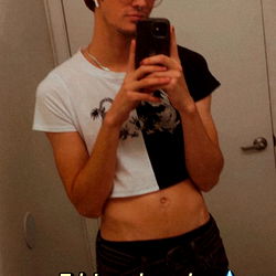 Fit and Fabulous! Onlyfans Model Ari Kinks