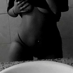 Aguusloa: An Exquisite OnlyFans Model