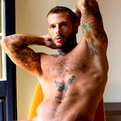 OnlyFans Model VIKKO ViGO in Ripped Shape