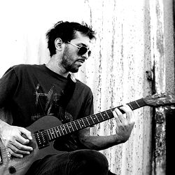 CB.rock - A Passionate Argentine Guitarist