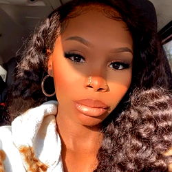 Kenyita in Style: Chic and Modern