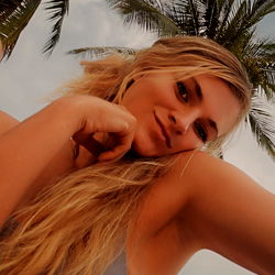 Caitlyn Uzi's OnlyFans Profile