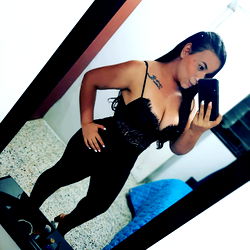 Oquendo, a Medellín-based OnlyFans Model in Riveting Black