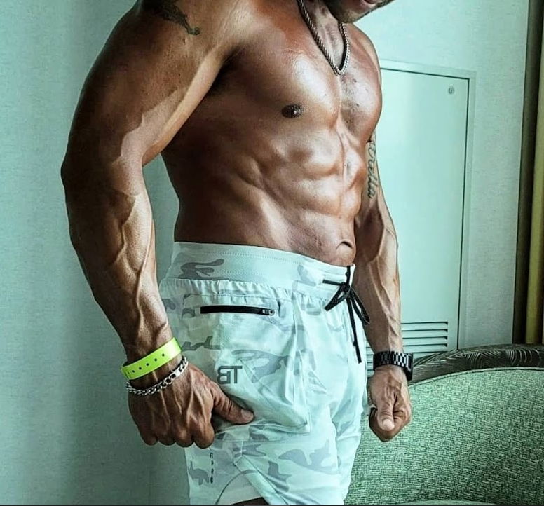 alphahector_free photo