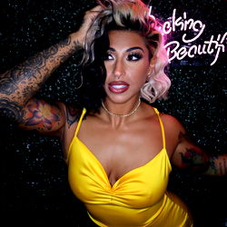 Manda Panda, Model in Vivid Colors