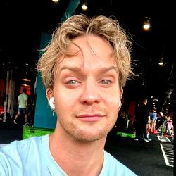 Ari Marx, fitness enthusiast