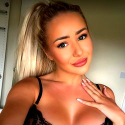 Bonnie's OnlyFans Photoshoot