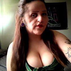 Nessa Lovee, Sin City Model - Strong Confidence and Style