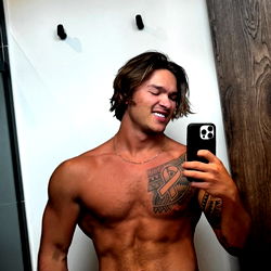 Fitness Model Mack's Shirtless Workout Routine