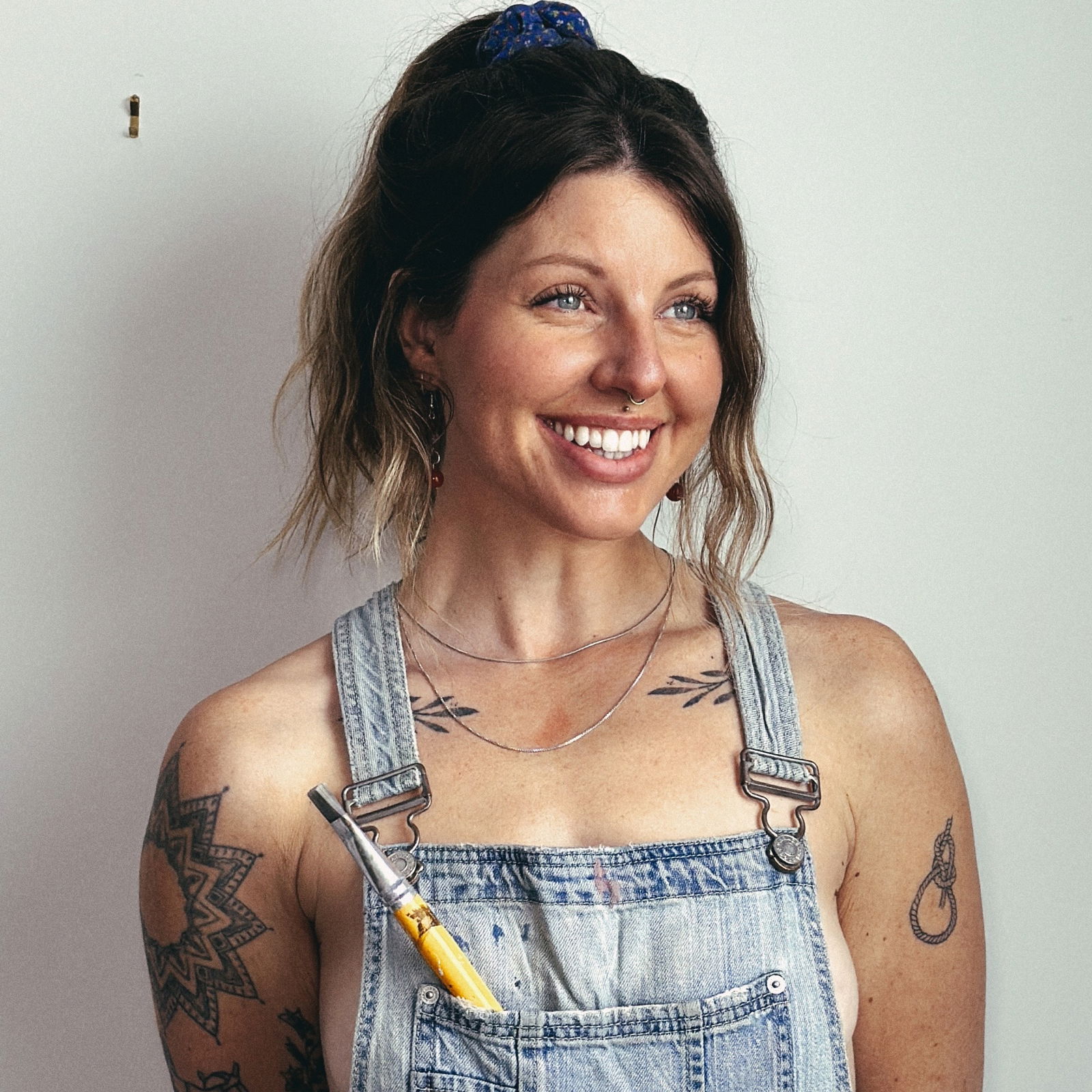 Free Addy Louise photo