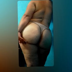 OnlyFans Model Alexa Showcasing Stripping