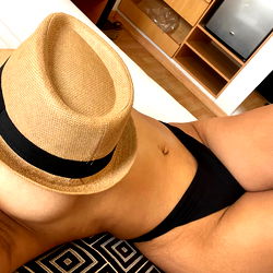 Peruvian OnlyFans Model: Your submissive princess