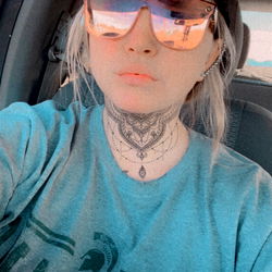 Casual T-shirt with Alikka Logo