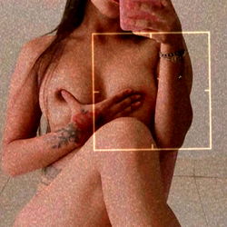 Luz angela Sanchez - Exotic dancer pose for camera