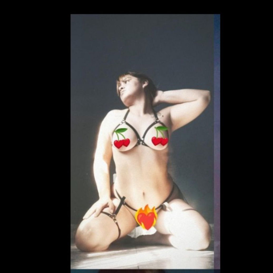 Adele Allen Available now 🟢 photo