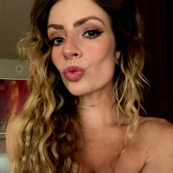 Cody Renee Cameron photo