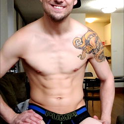 Fitness Model AGayAndHisCat from Calgary