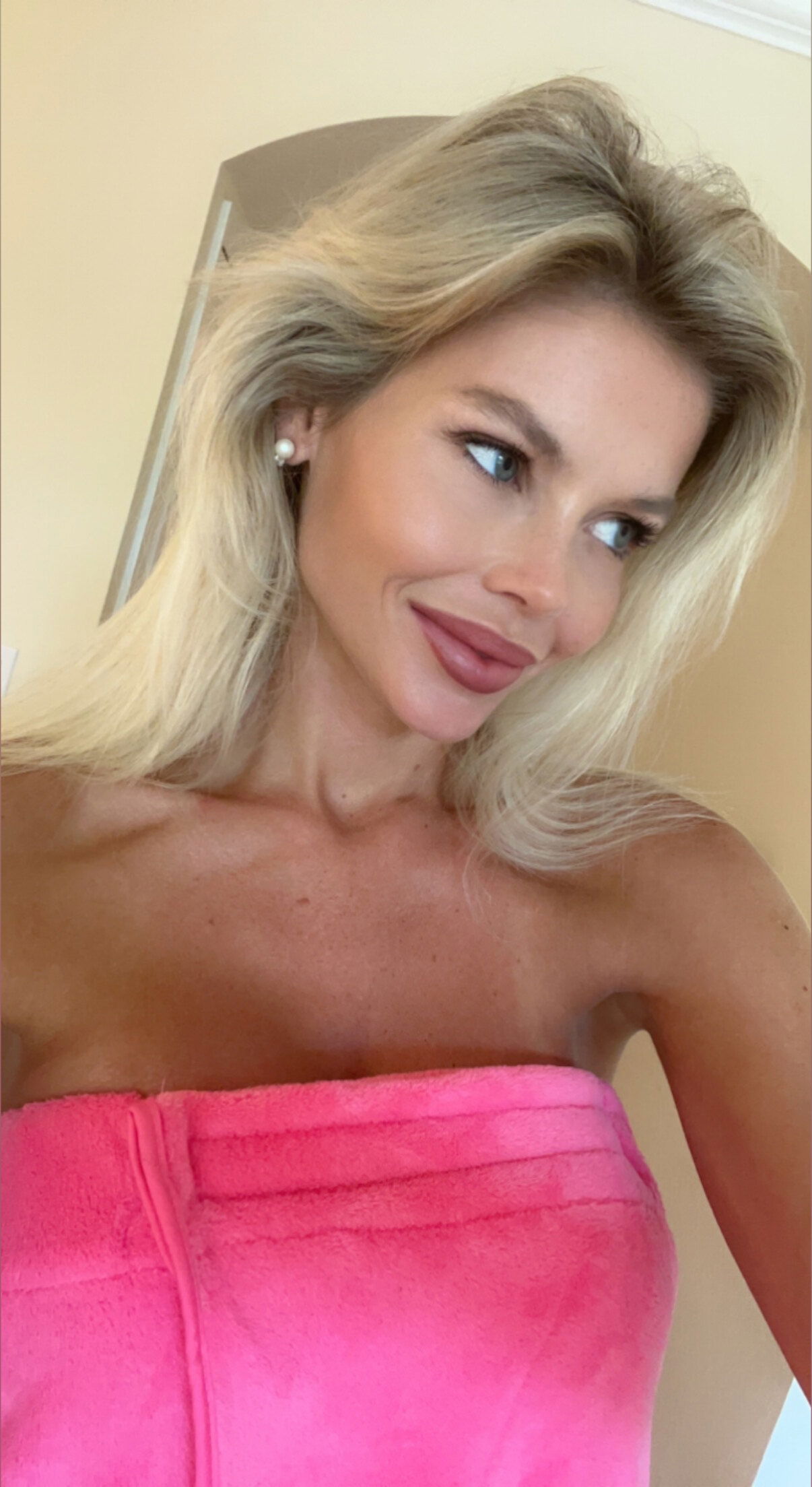 🎁Ashley Belle Video Calls &amp; Customs💋🎄🎉🎊🎁 photo