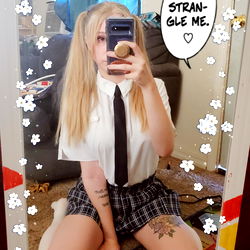 Vynnie's Playful Look in OnlyFans