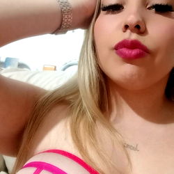 Seductive Alexaa in Pink