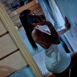 Tina2001 on OnlyFans