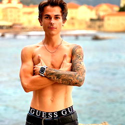 Aron Brown, International Fitness Model