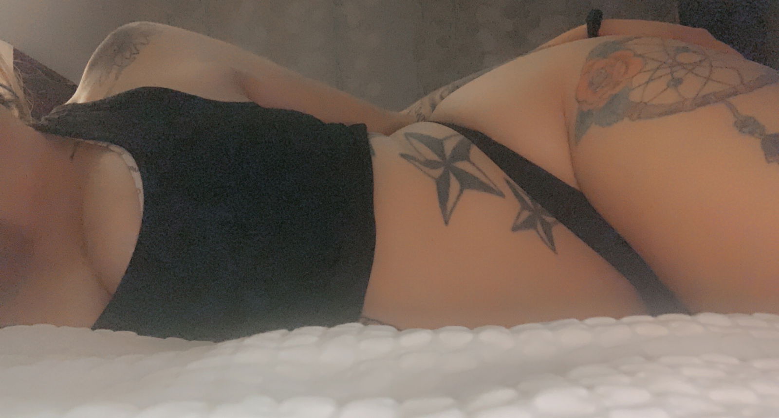 Aclevergirl_free photo