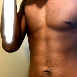 OnlyFans Model Him2x Shows Off Abs in Gym Selfie
