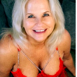 HotWifeCandyfree photo