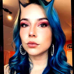 Stylish Lo, an OnlyFans Model