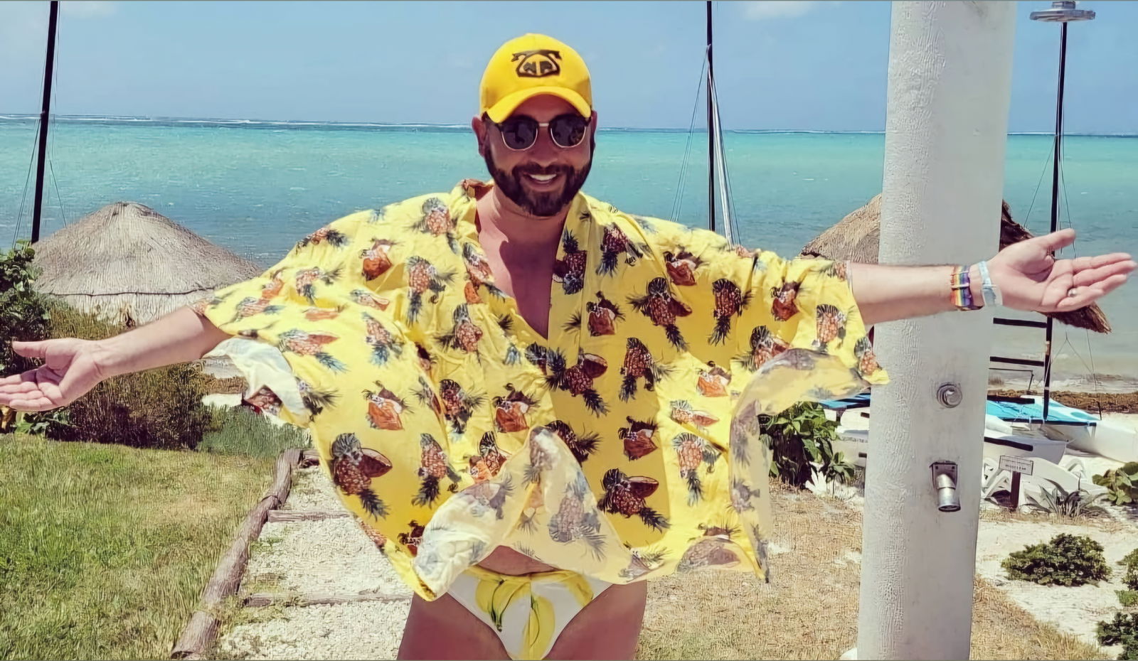 Hung top in the dirty south photo