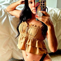 AlanaBelle: A Seductive OnlyFans Model