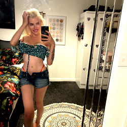 Irish Amy ☘️😈 photo