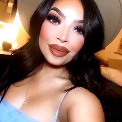 Sophia Marie, 27-year-old Instagram Model, Sharing a Moment with Her Fans on OnlyFans