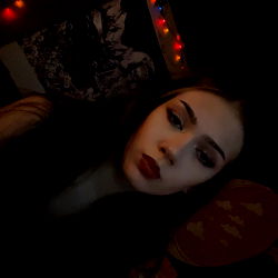 Ariii, a captivating model on OnlyFans