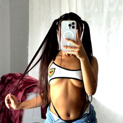 OnlyFans Model Julii in Sports Bikini