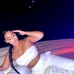 Scarlett James in Model Photo